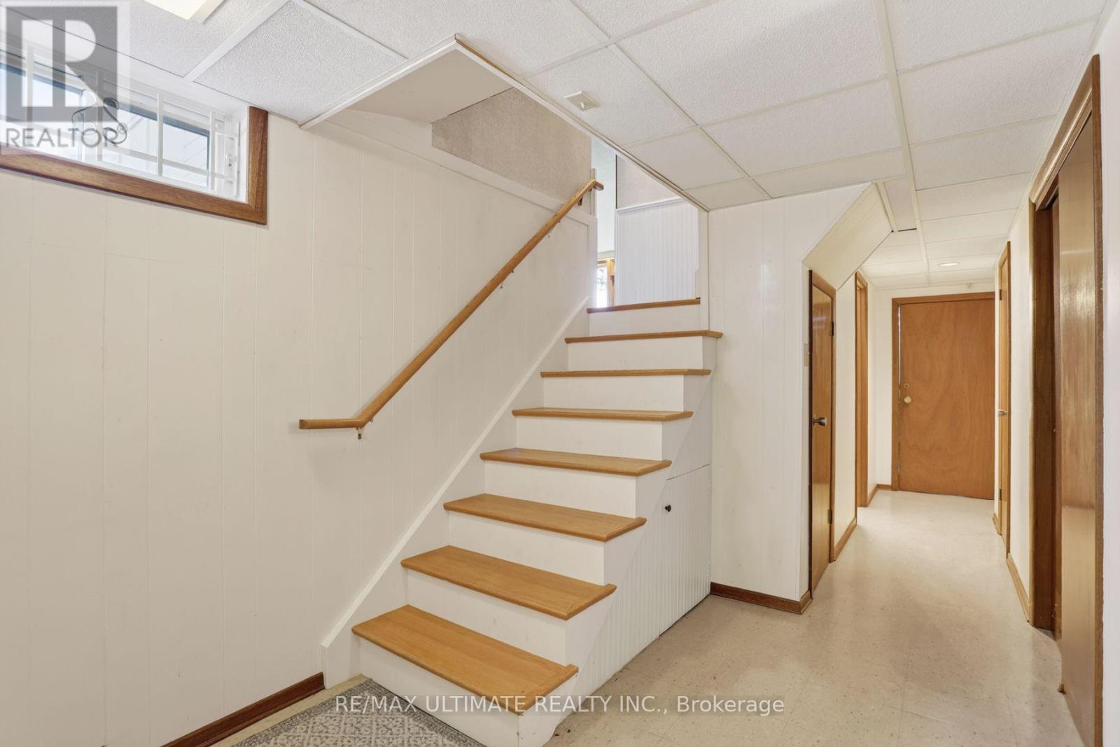 81 FLORA DRIVE - 30