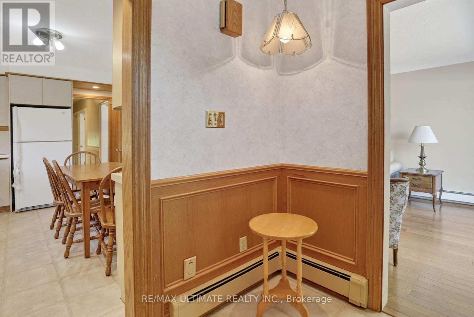 81 FLORA DRIVE - 40