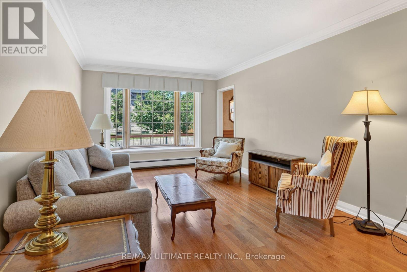 81 FLORA DRIVE - 41
