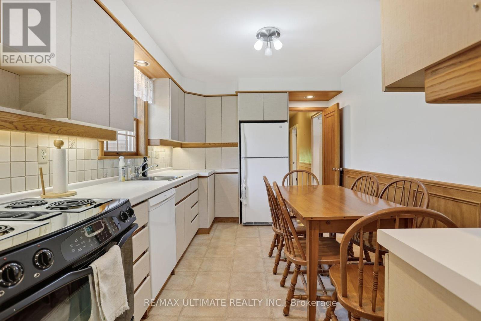 81 FLORA DRIVE - 43