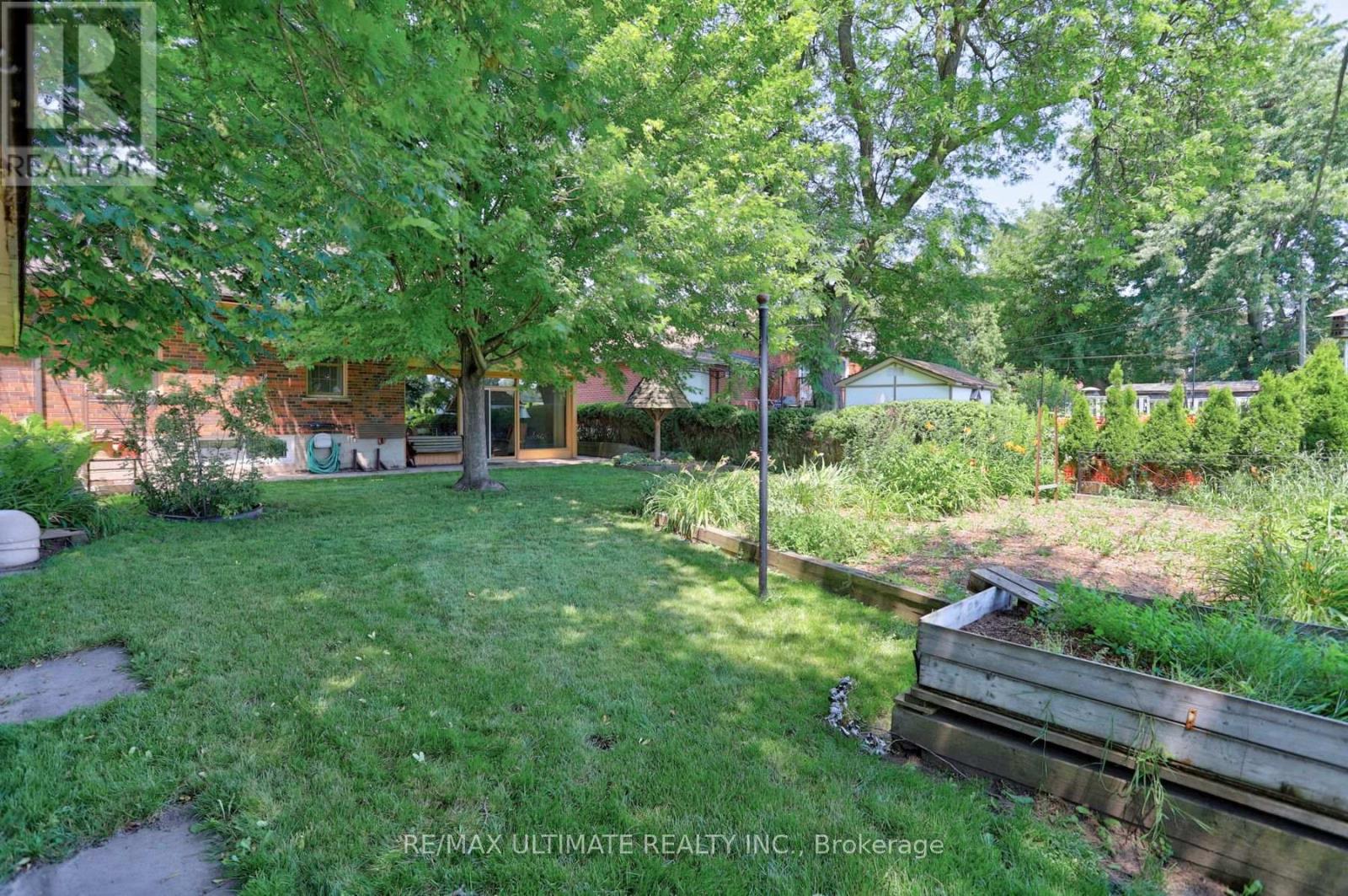 81 FLORA DRIVE - 47