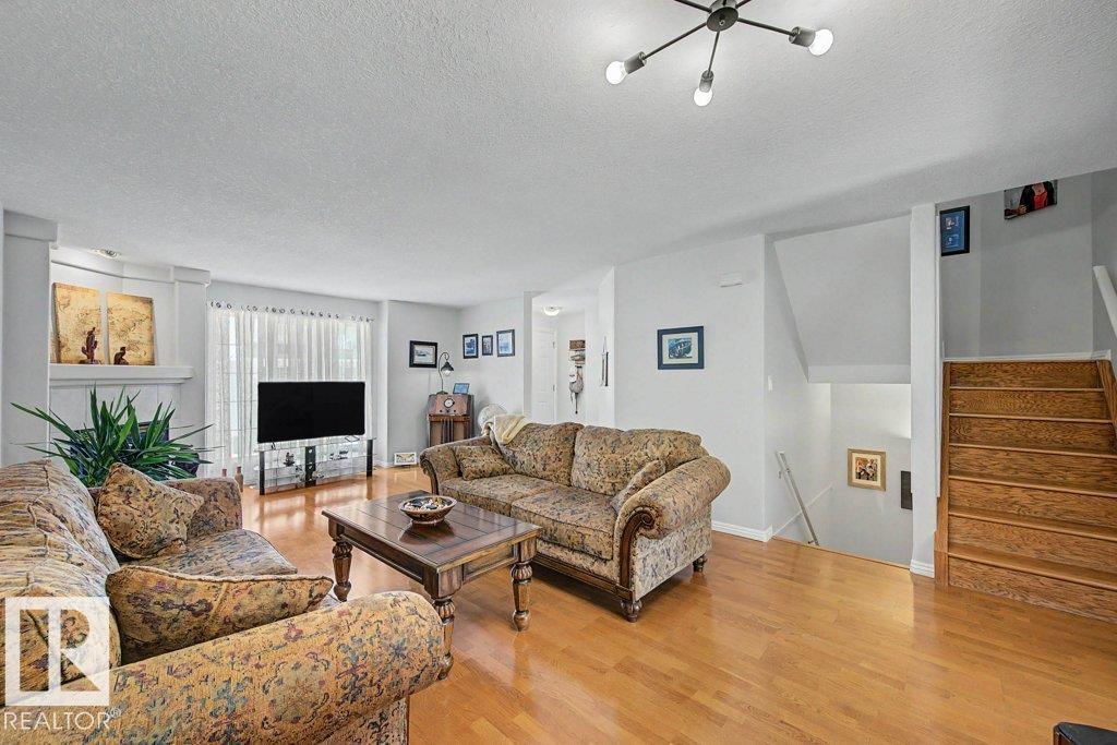#39 2419 133 AV NW - 11