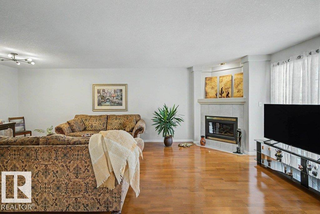 #39 2419 133 AV NW - 8