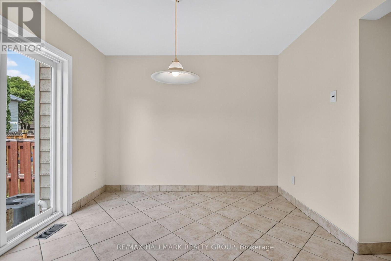 3 Bed, 3 Bath House for Sale in Ottawa – 49 NEWPORT CRESCENT, Ottawa – MLS# X13566132 - Image 27