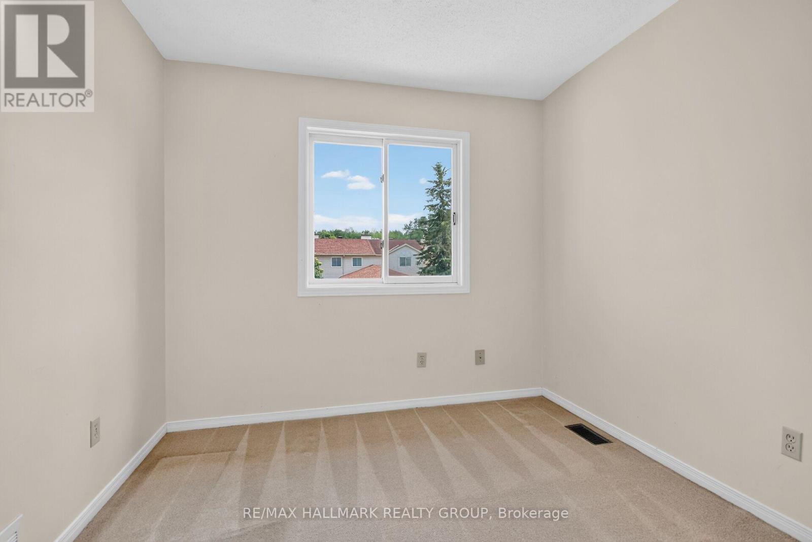 3 Bed, 3 Bath House for Sale in Ottawa – 49 NEWPORT CRESCENT, Ottawa – MLS# X13566132 - Image 41