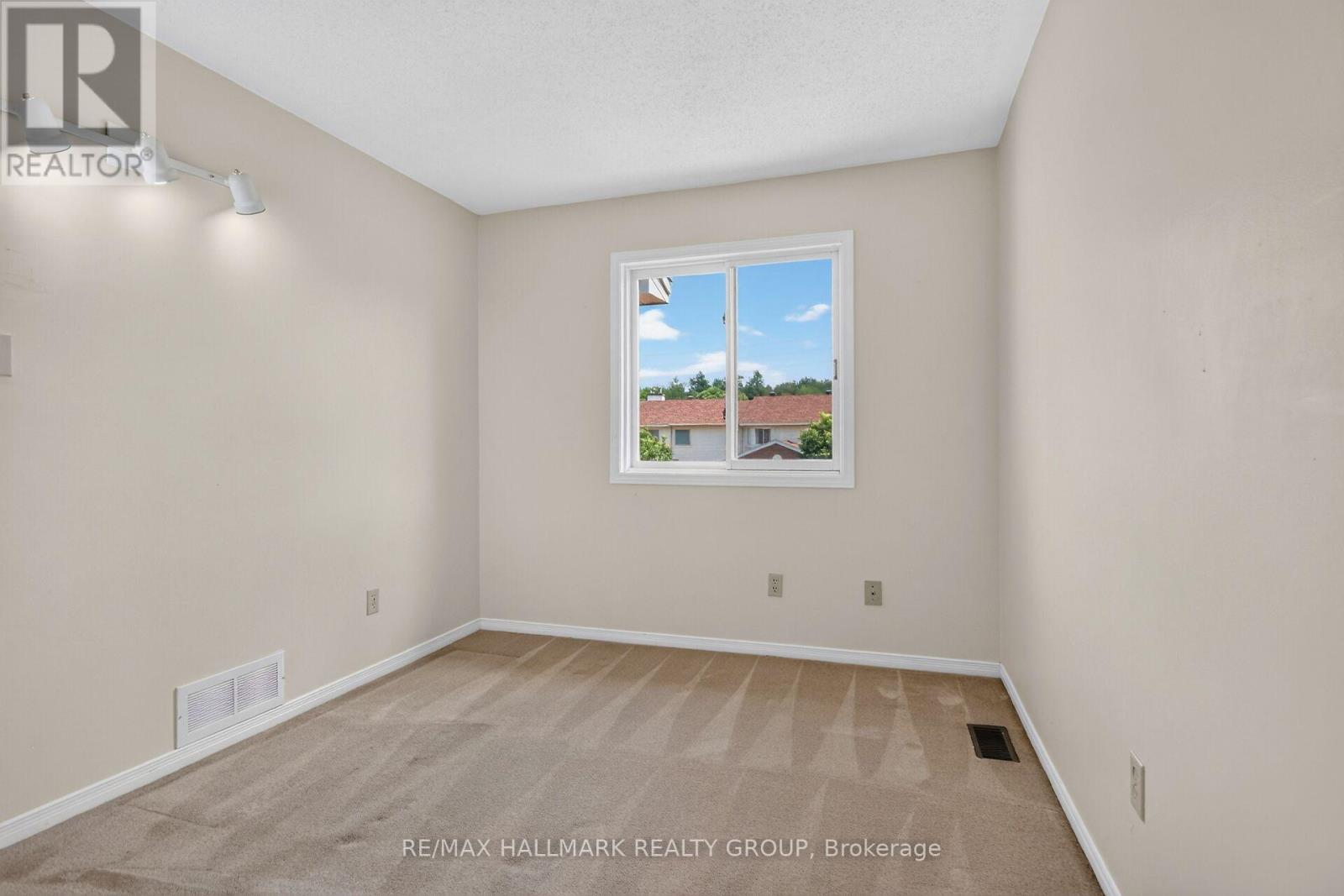 3 Bed, 3 Bath House for Sale in Ottawa – 49 NEWPORT CRESCENT, Ottawa – MLS# X13566132 - Image 42