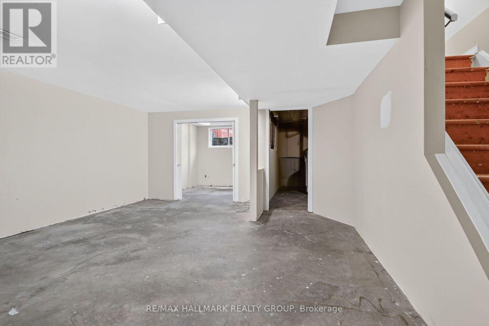 3 Bed, 3 Bath House for Sale in Ottawa – 49 NEWPORT CRESCENT, Ottawa – MLS# X13566132 - Image 44