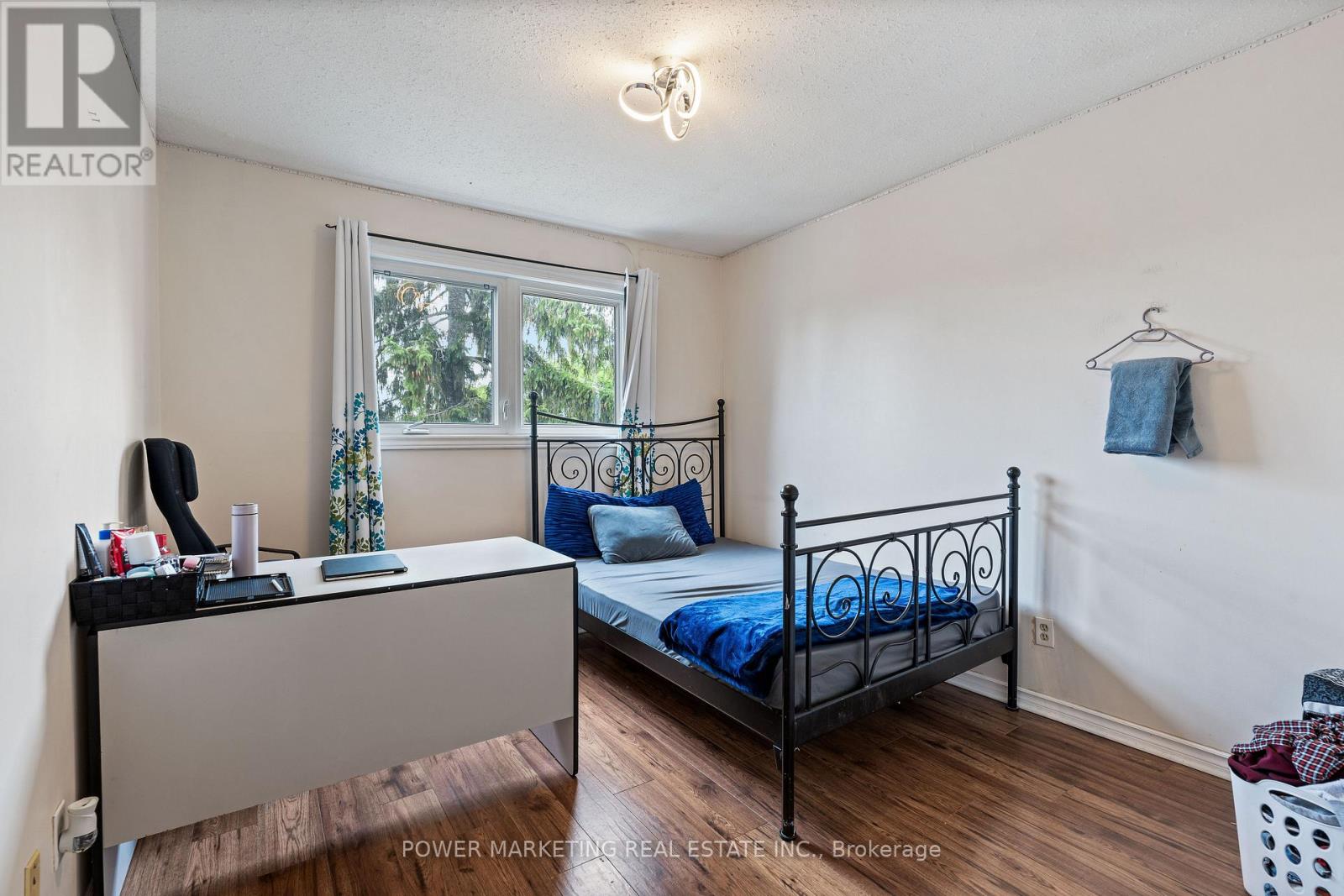 #76 2111 MONTREAL ROAD - 16