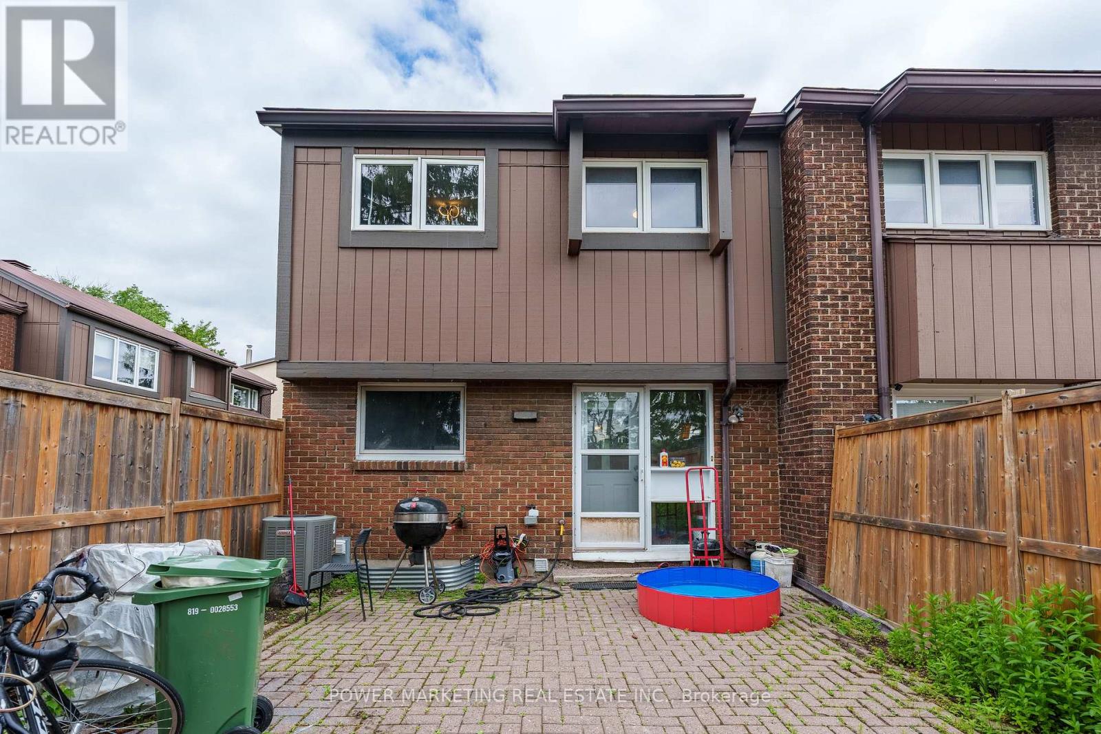 #76 2111 MONTREAL ROAD - 26