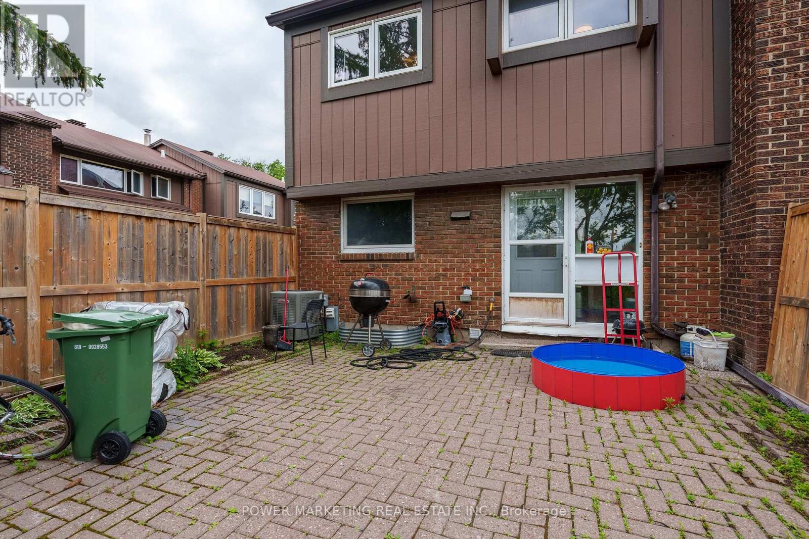 #76 2111 MONTREAL ROAD - 27