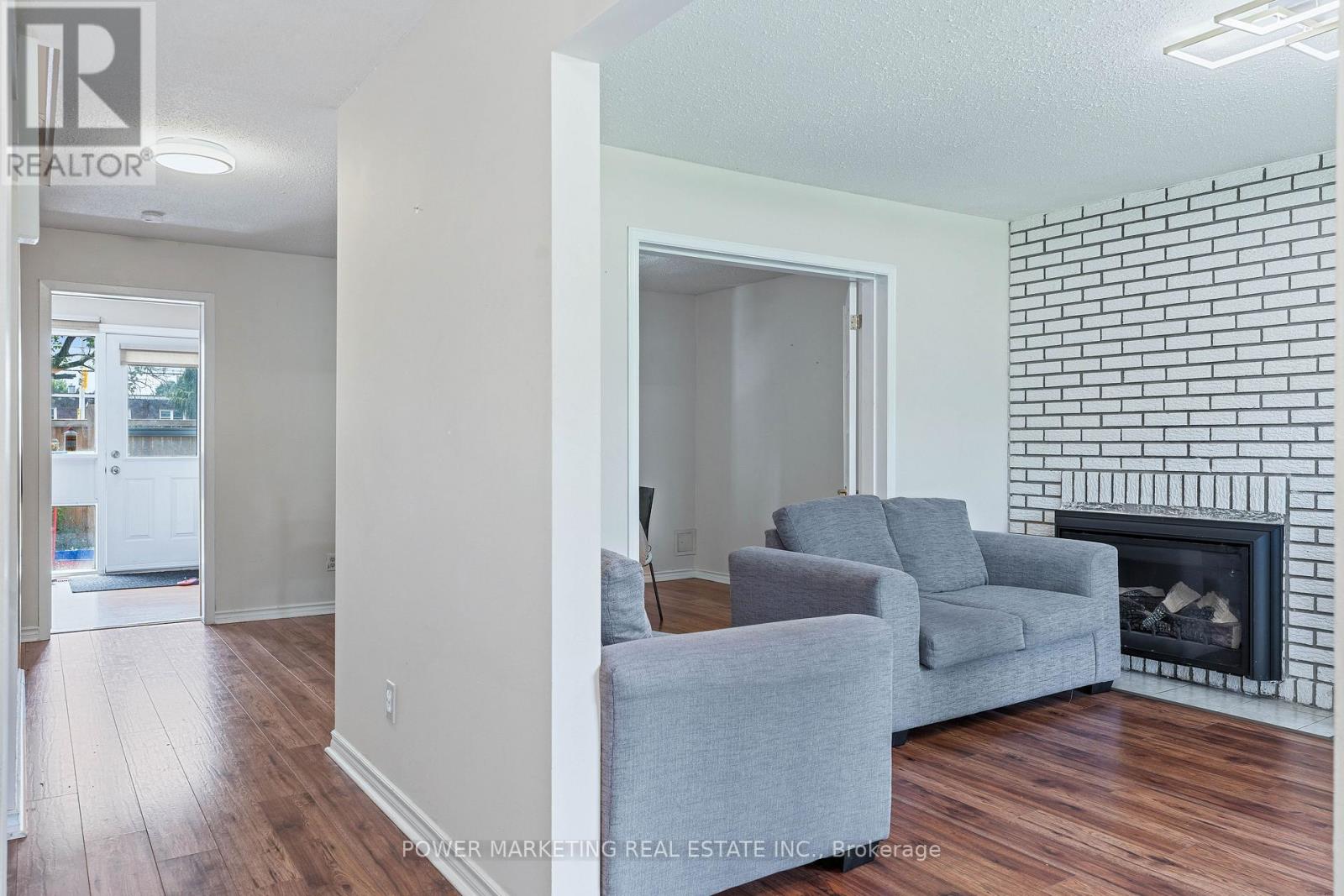 #76 2111 MONTREAL ROAD - 4