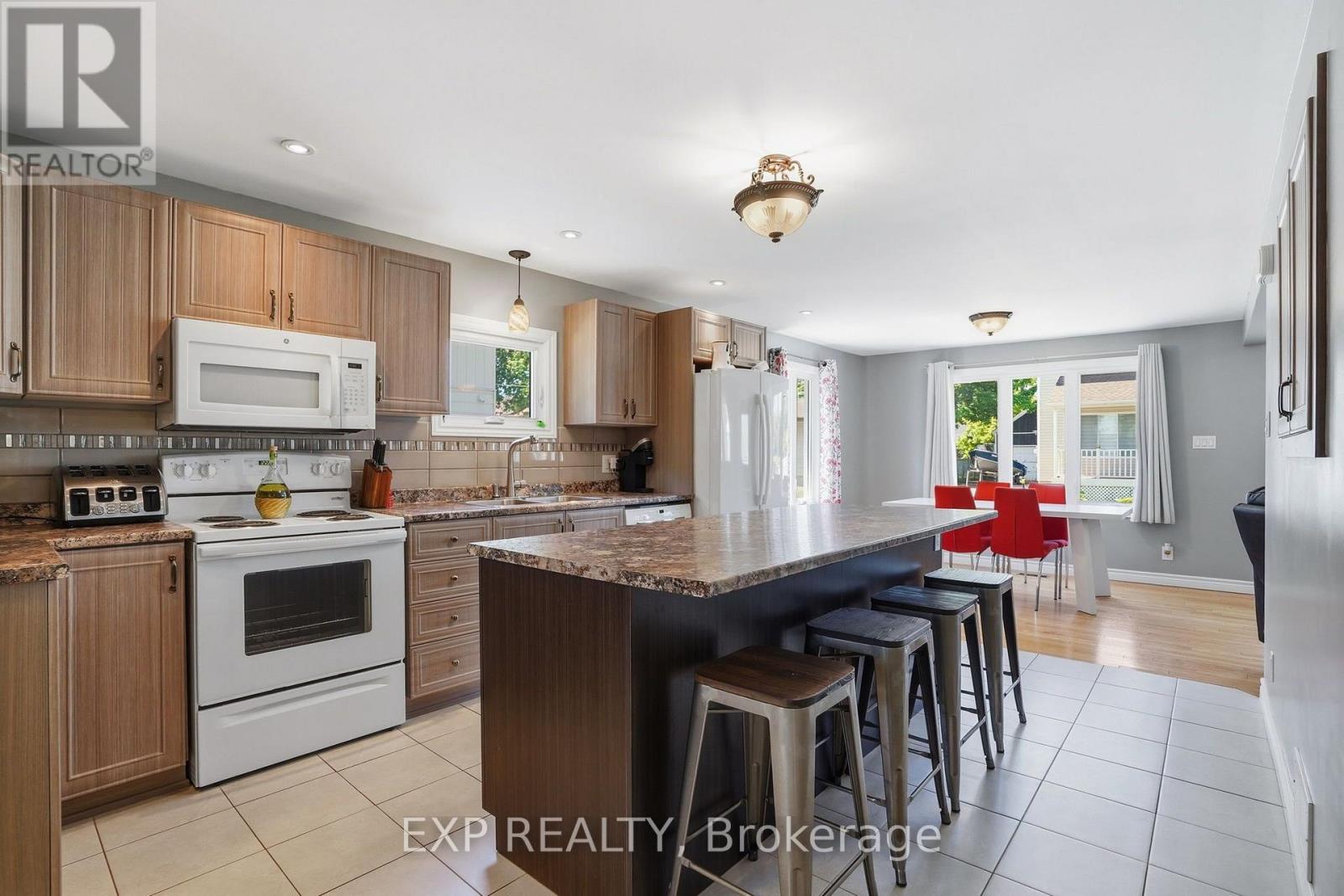599 VICTOR STREET - 16