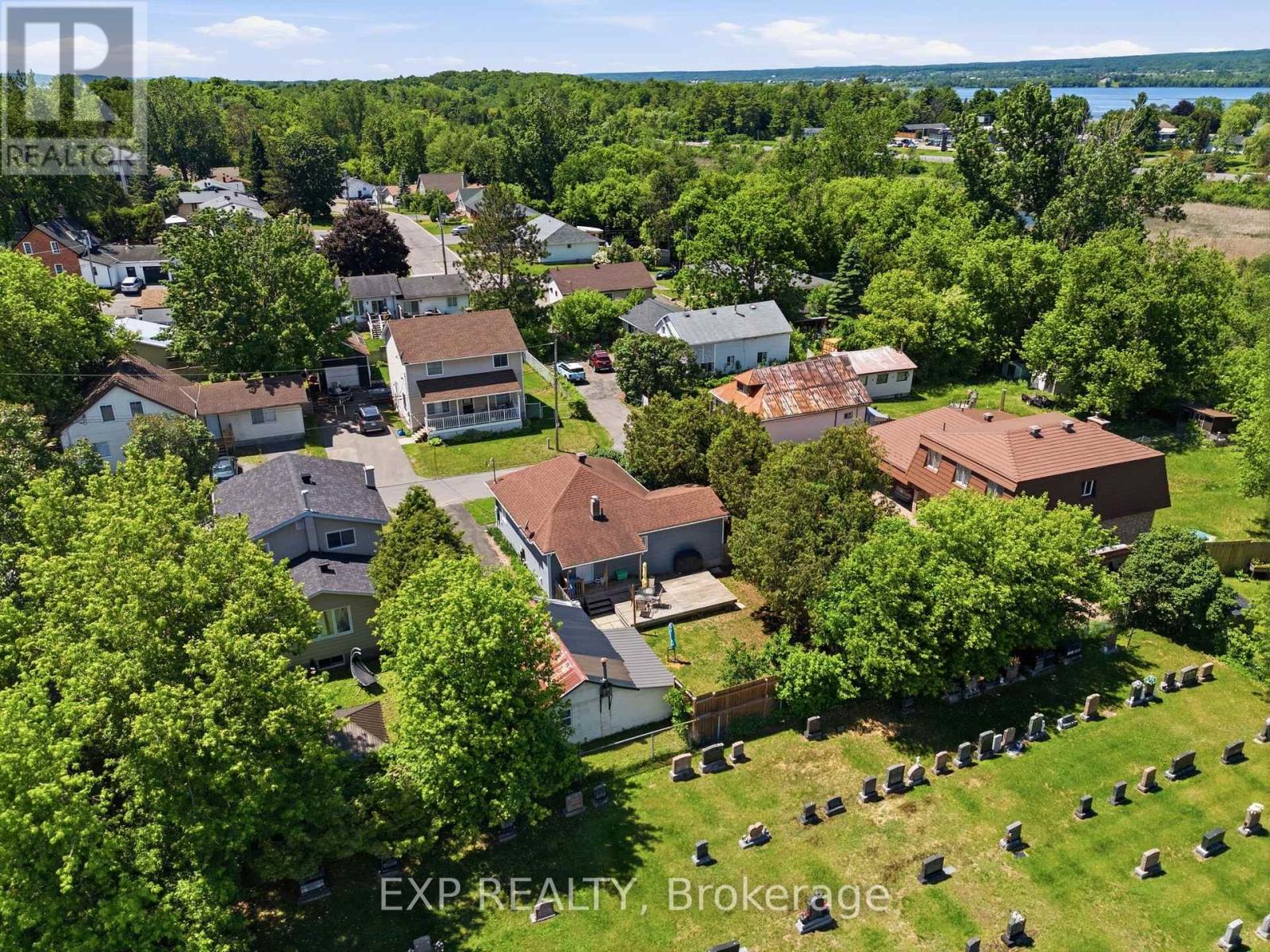 599 VICTOR STREET - 33