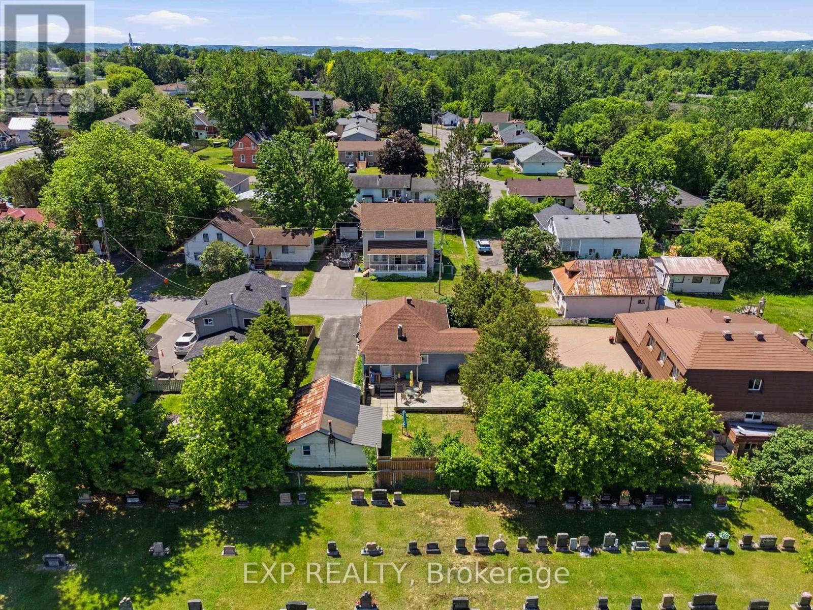 599 VICTOR STREET - 34
