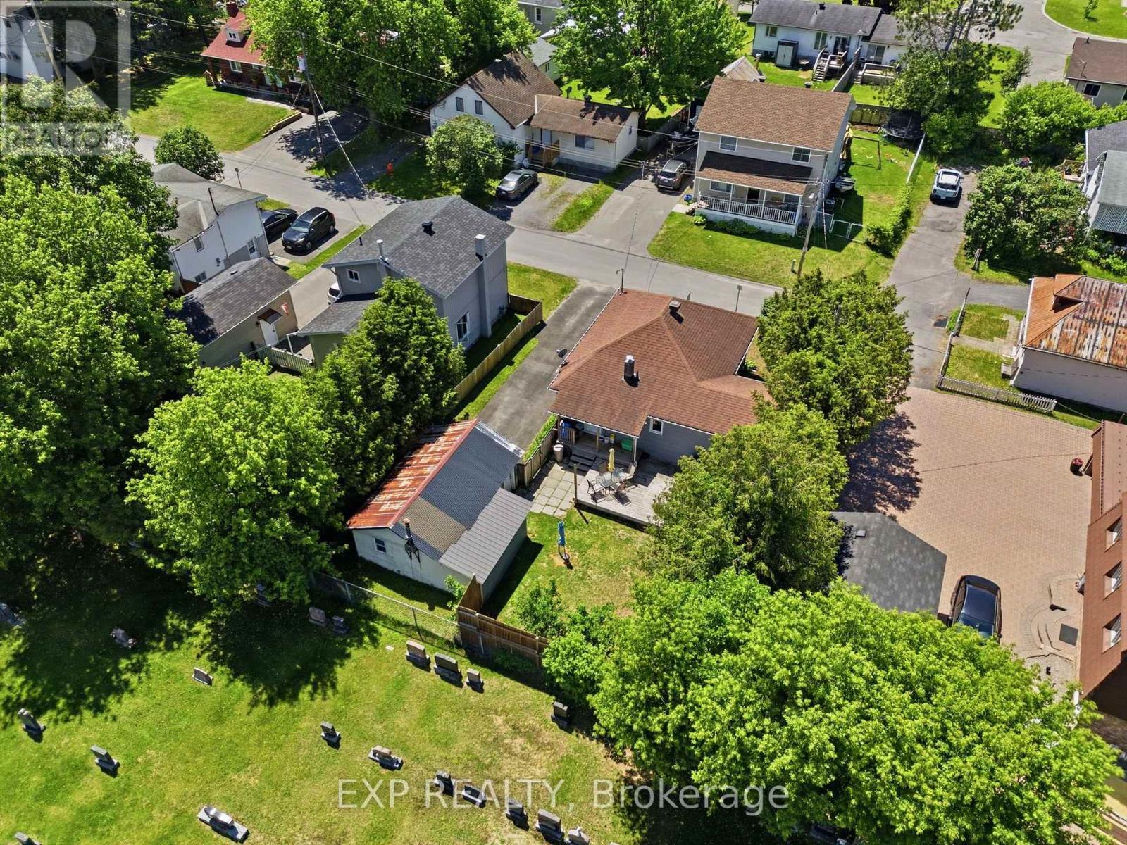 599 VICTOR STREET - 35
