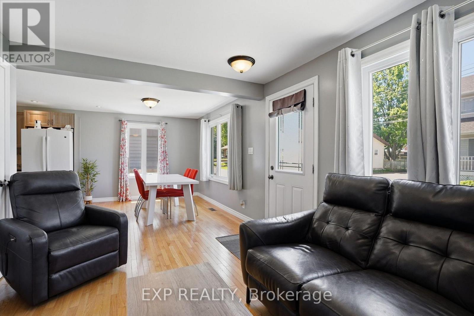 599 VICTOR STREET - 5