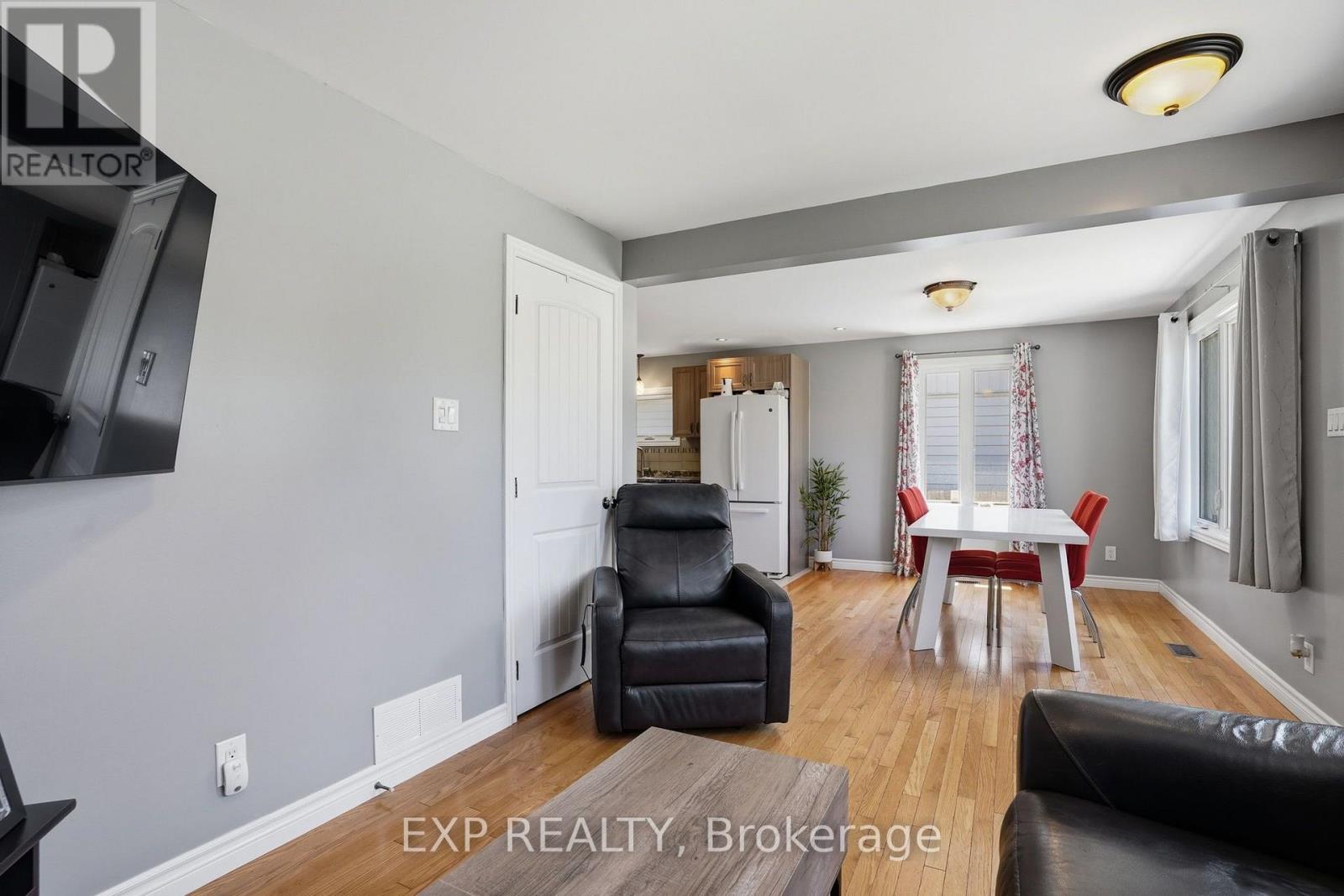 599 VICTOR STREET - 6