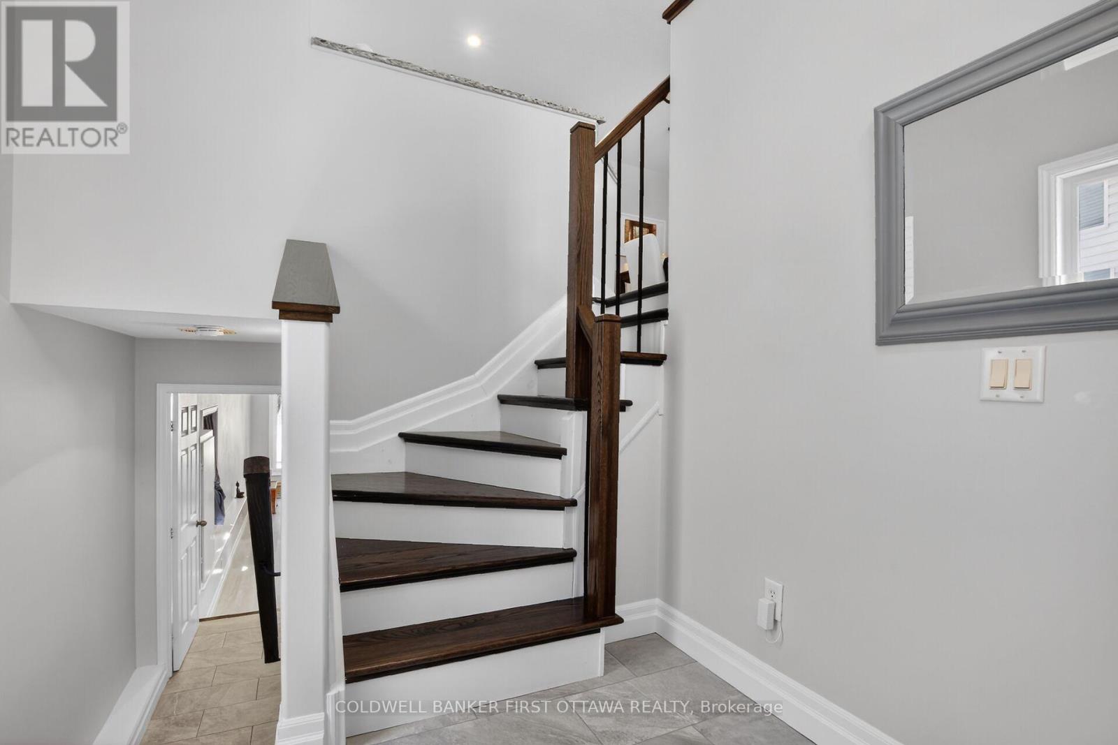 3 Bed, 2 Bath House for Sale in Ottawa – 58 BOULDER WAY, Ottawa – MLS# X13566214 - Image 7