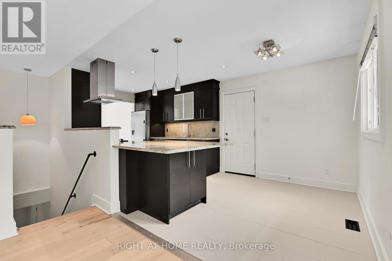 9 LEETOM CRESCENT - 11