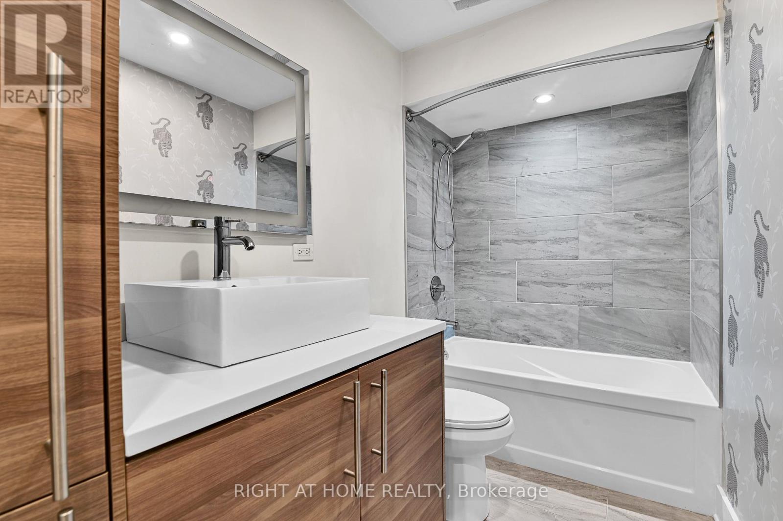 9 LEETOM CRESCENT - 15
