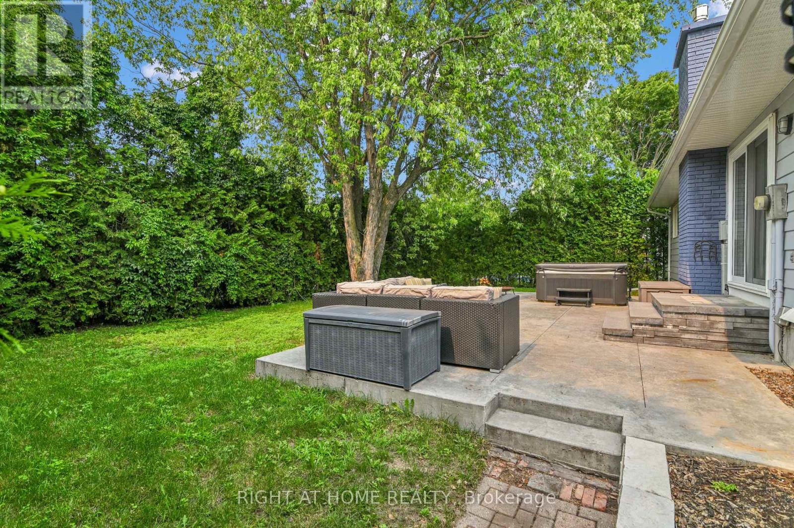 9 LEETOM CRESCENT - 31