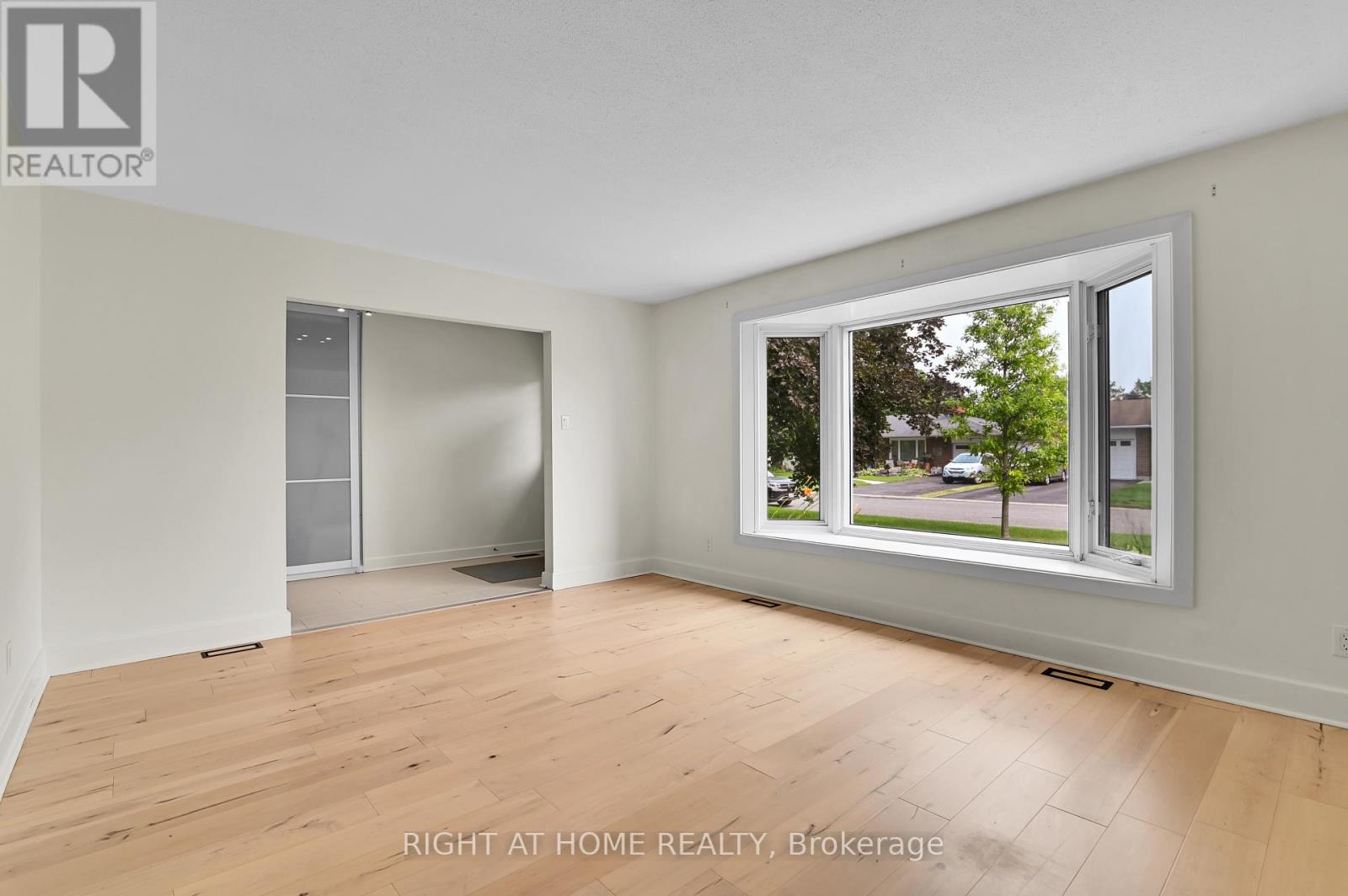 9 LEETOM CRESCENT - 6