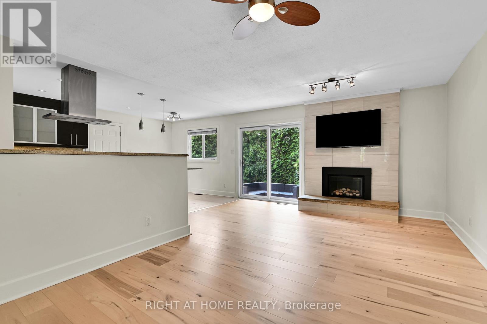 9 LEETOM CRESCENT - 7