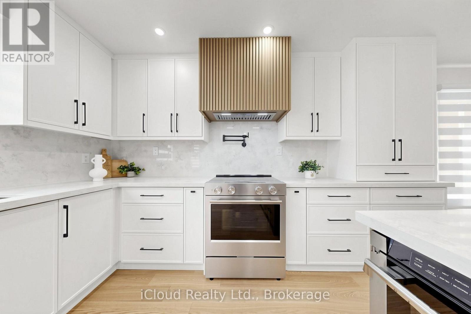 15 SAN MARKO PLACE - 9
