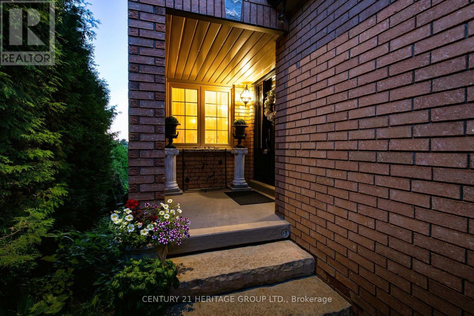 366 AMBERLEE COURT - 4