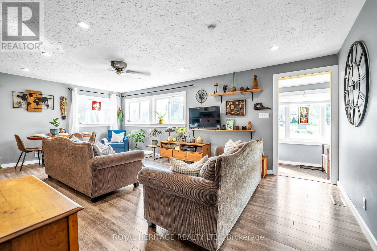 4174 FOUNTAIN DRIVE - 10