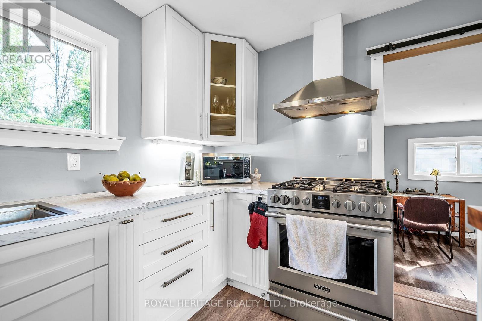 4174 FOUNTAIN DRIVE - 23