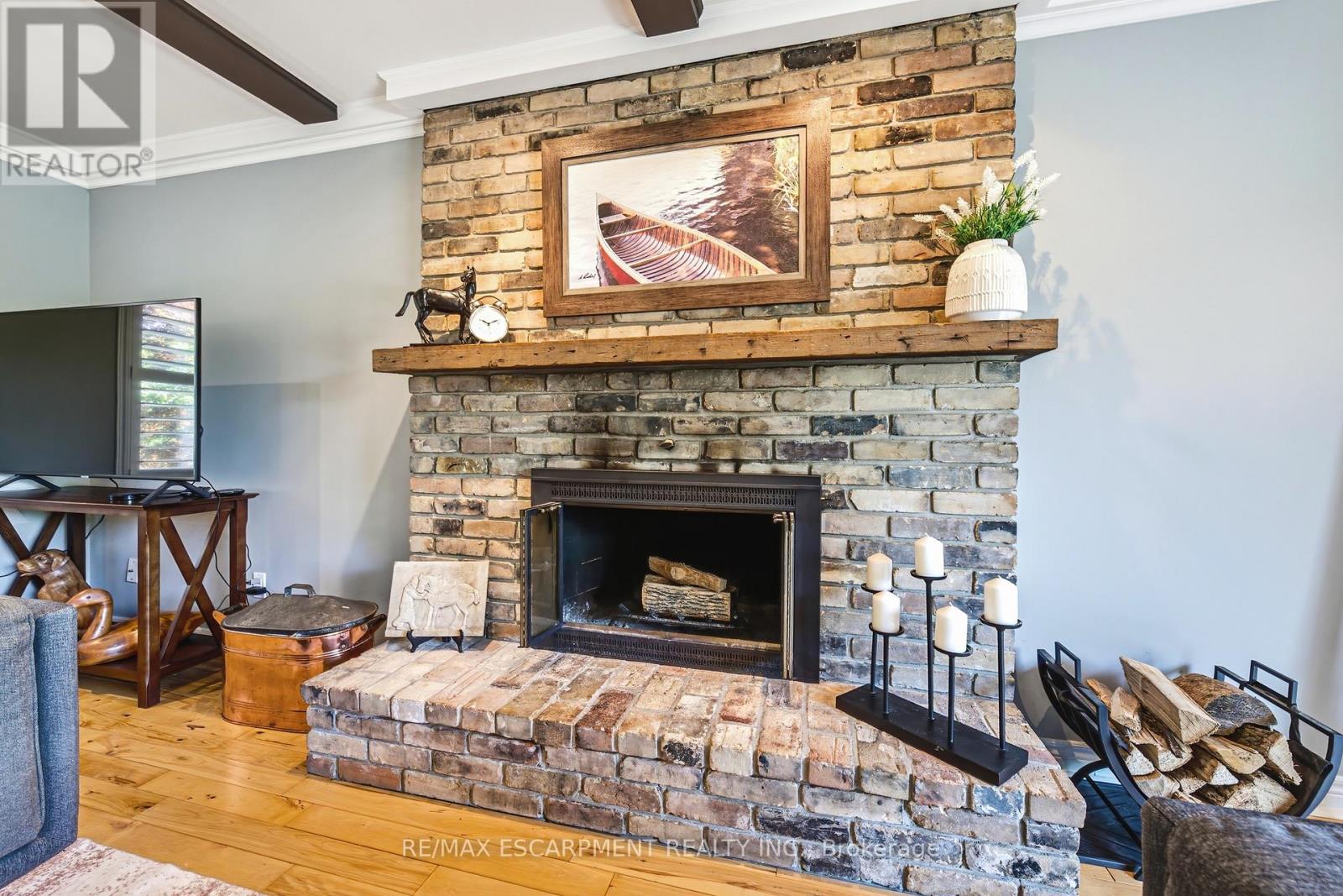 3384 MANFRED DRIVE - 10
