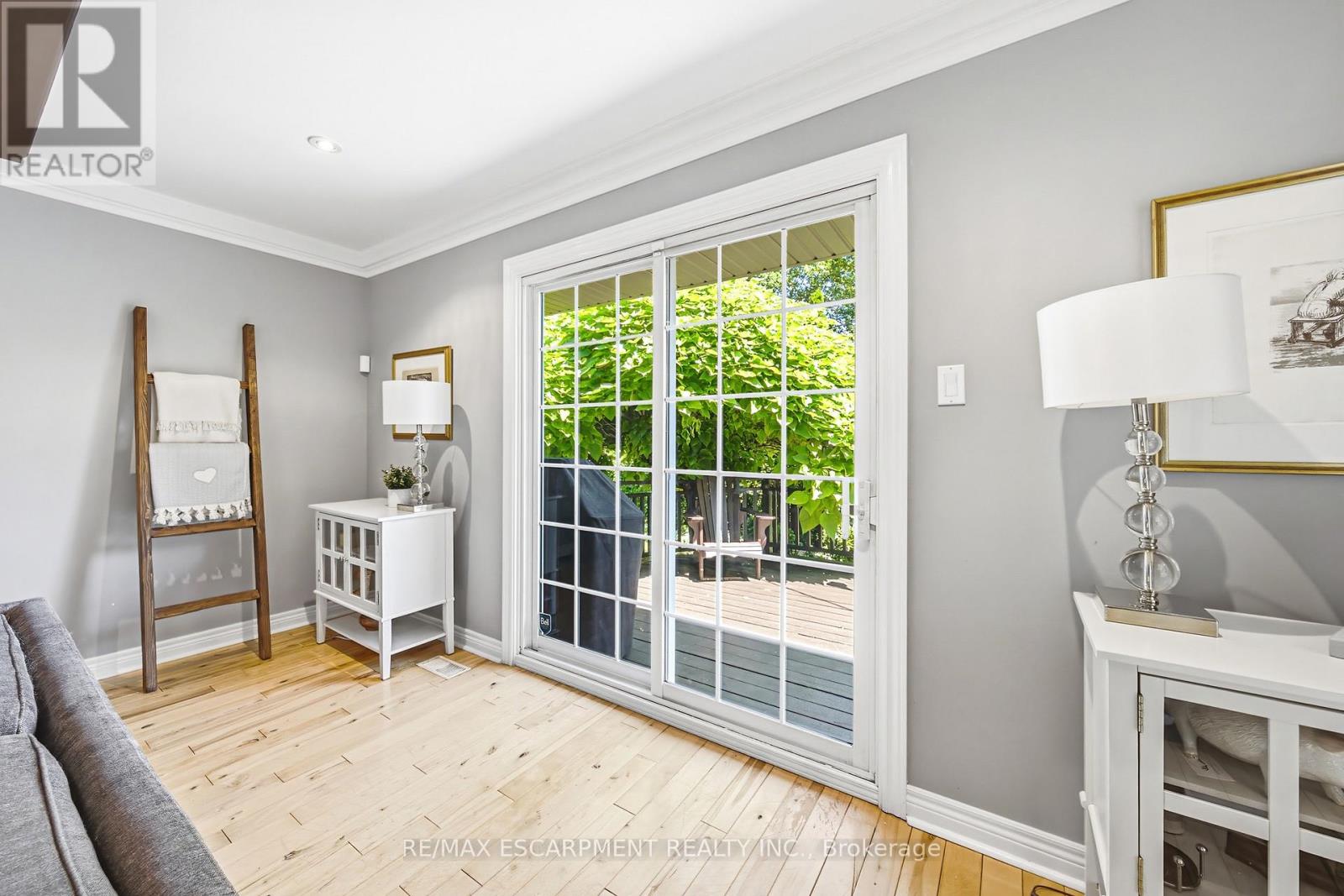 3384 MANFRED DRIVE - 11