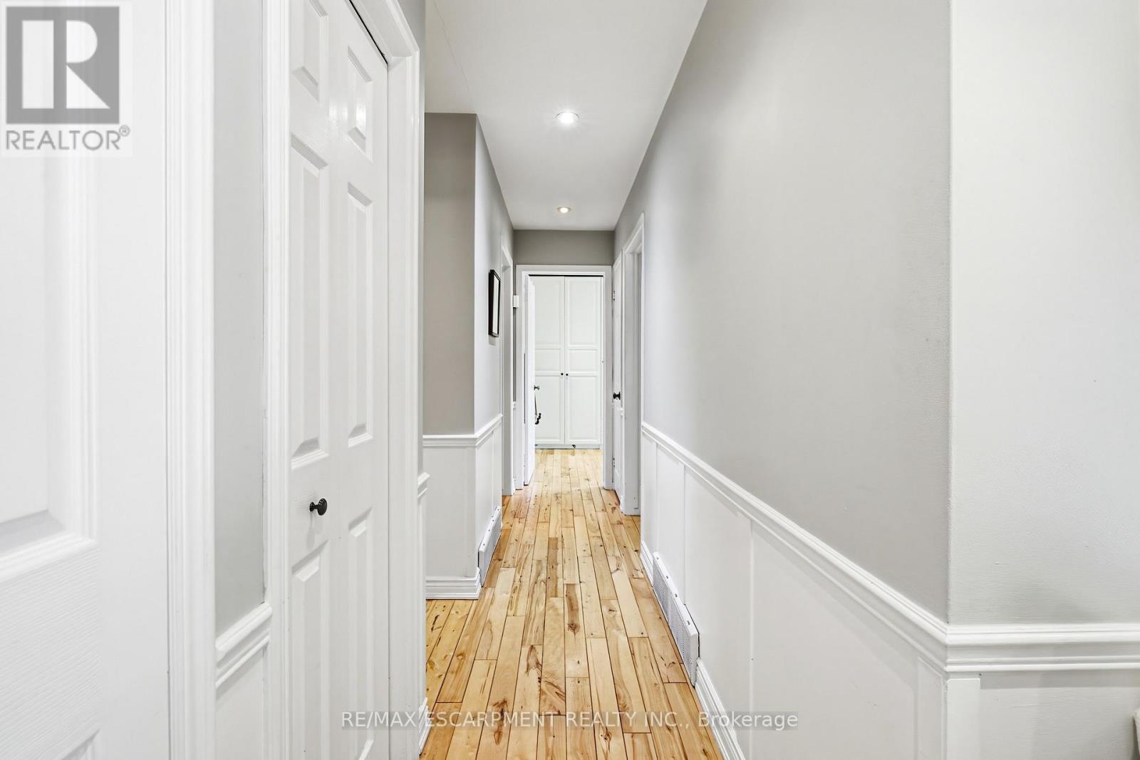 3384 MANFRED DRIVE - 17