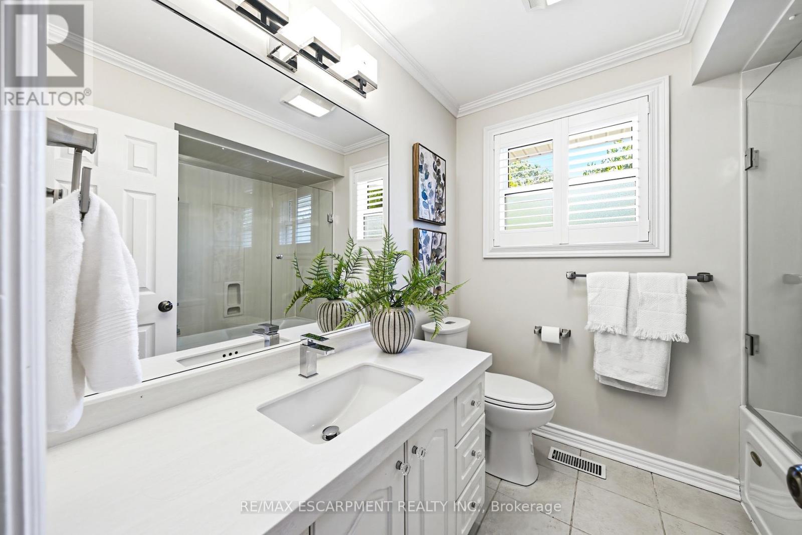 3384 MANFRED DRIVE - 19