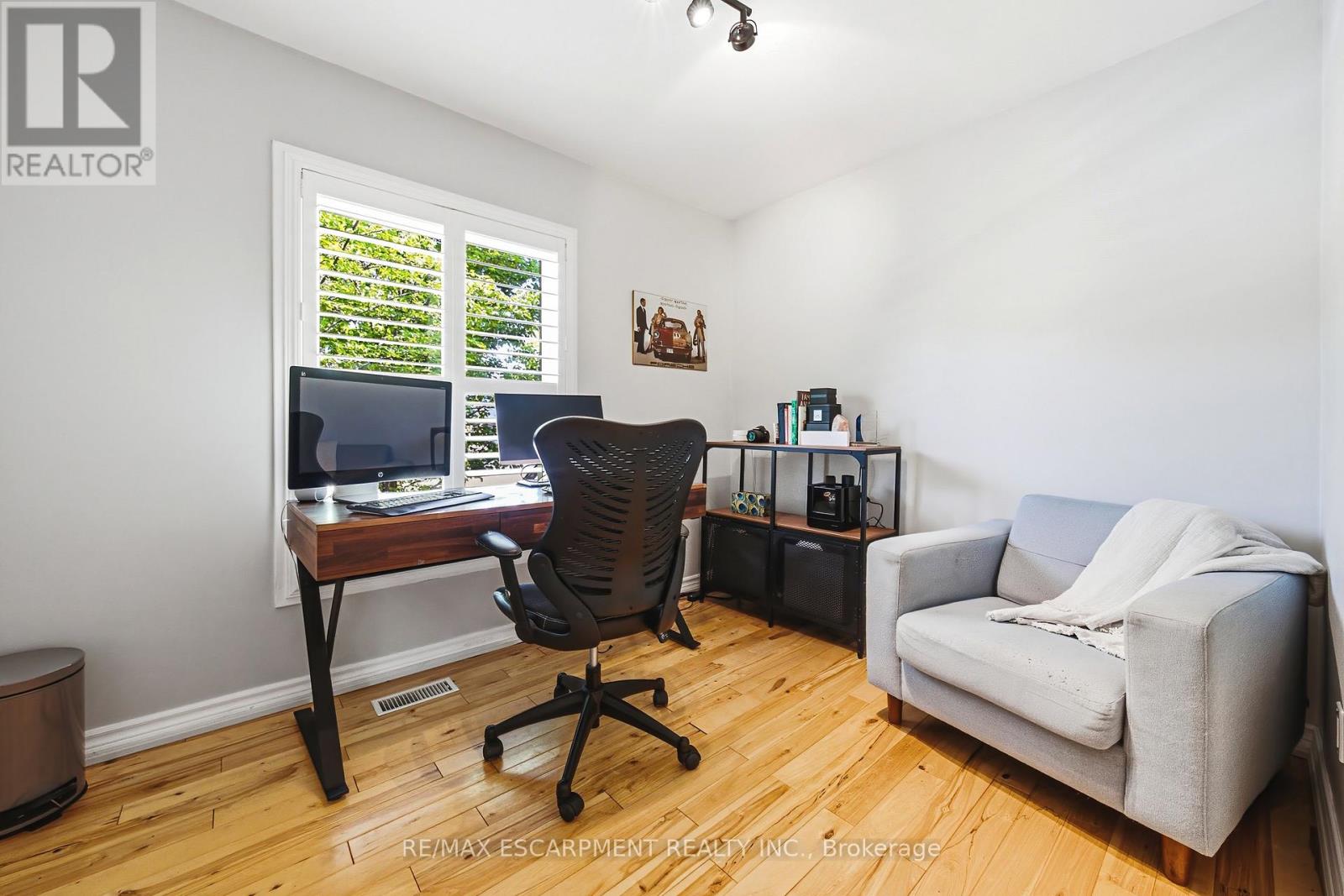3384 MANFRED DRIVE - 21