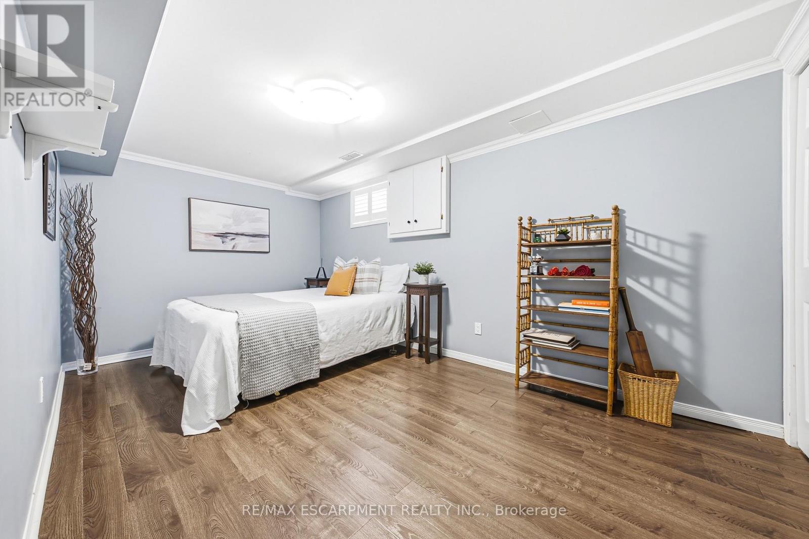 3384 MANFRED DRIVE - 29