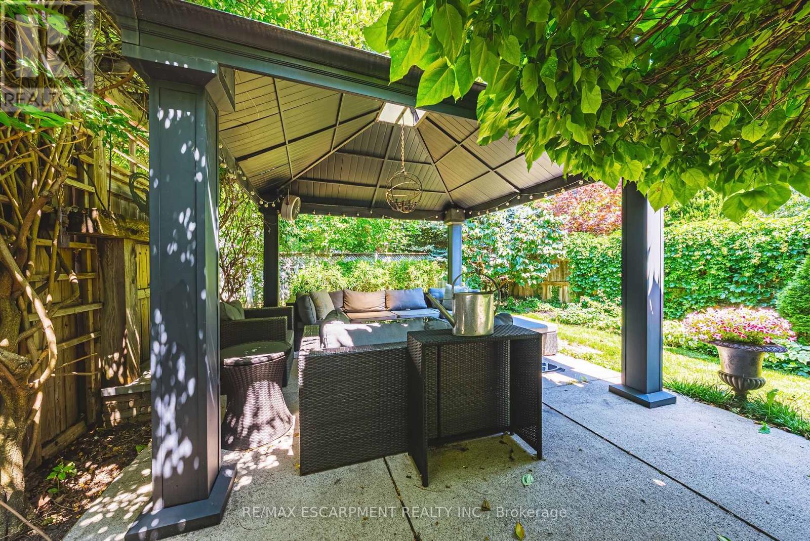 3384 MANFRED DRIVE - 38