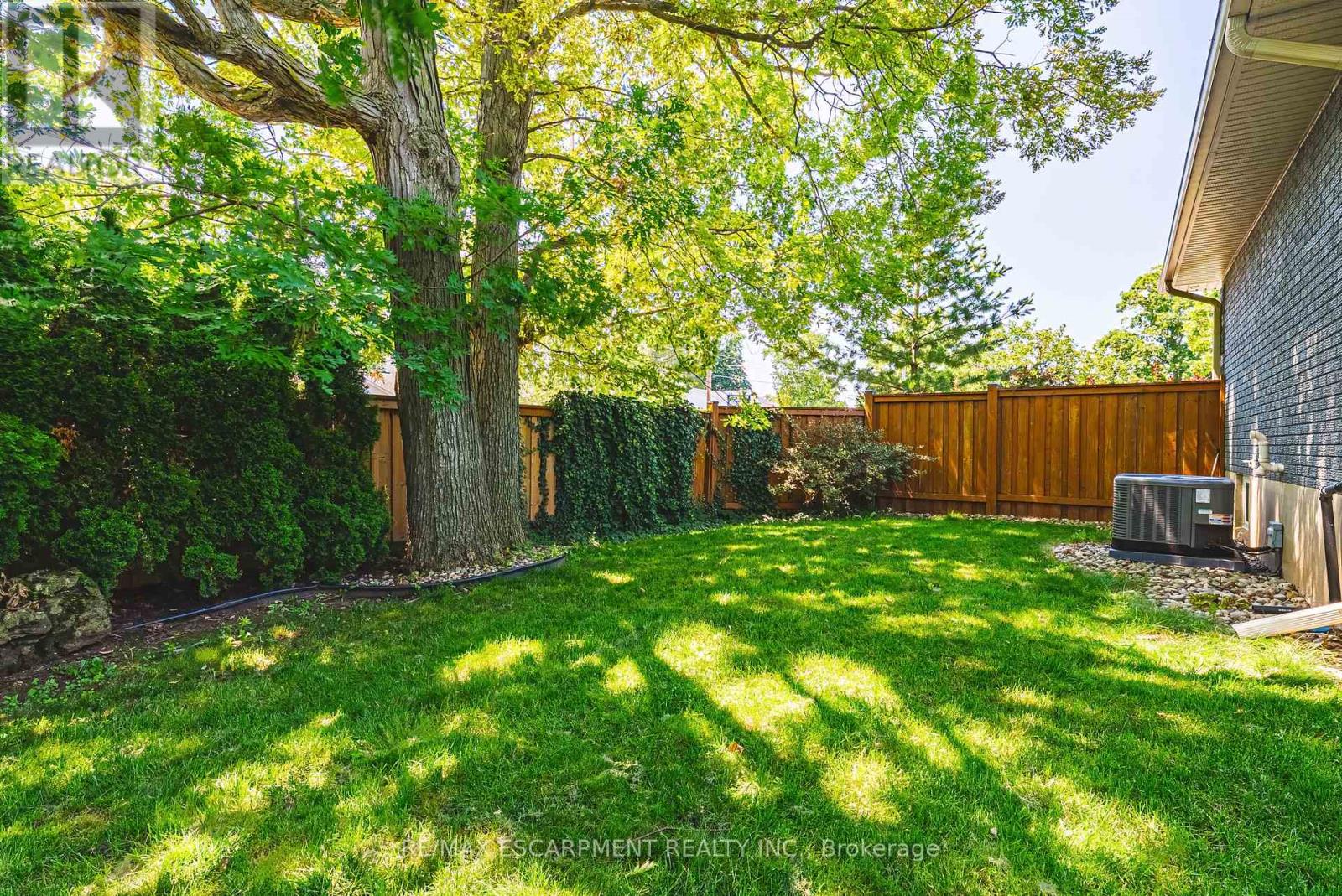 3384 MANFRED DRIVE - 43