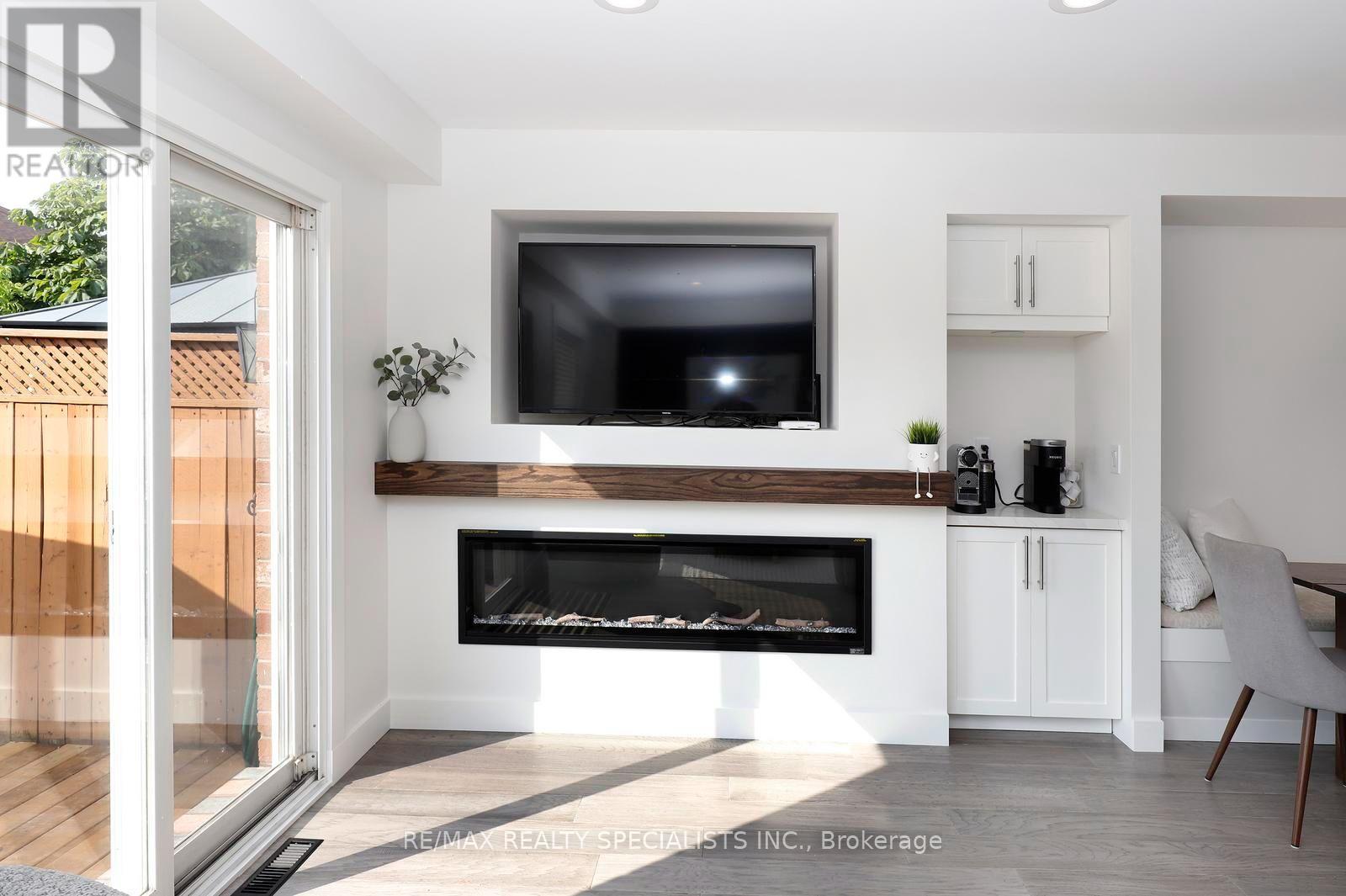 4434 FAIRVIEW STREET - 18