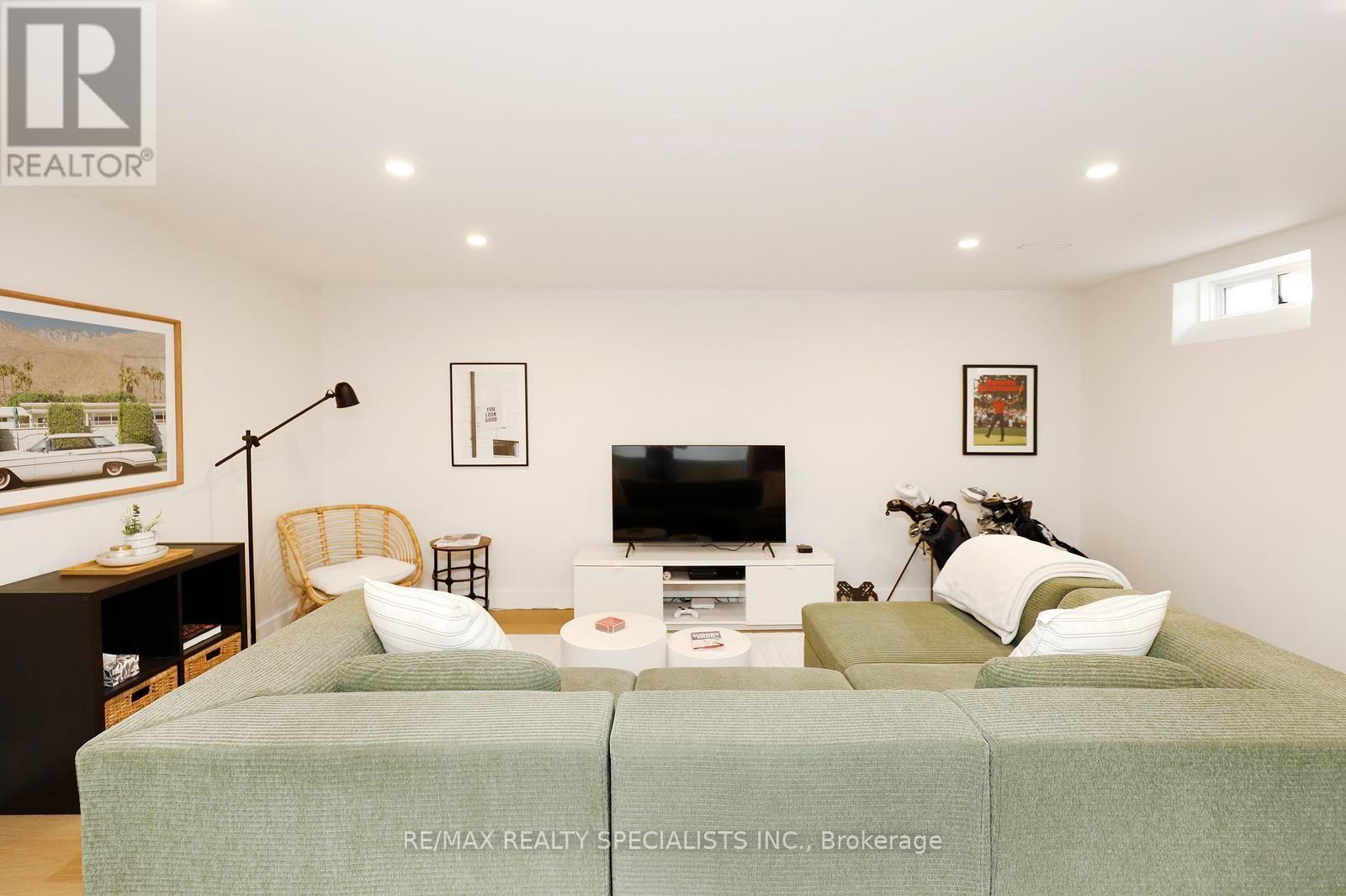 4434 FAIRVIEW STREET - 32