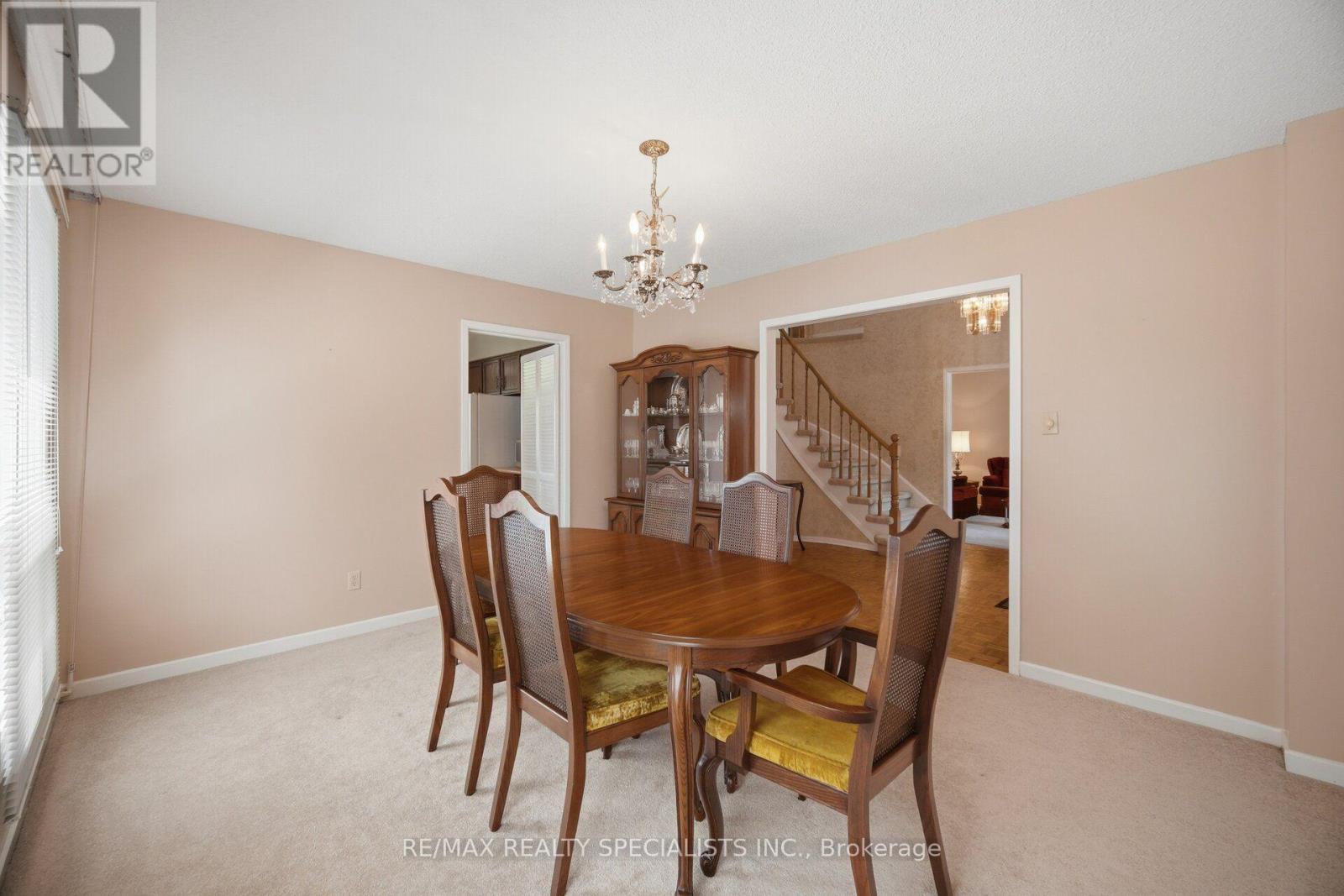 18 JILL CRESCENT - 10
