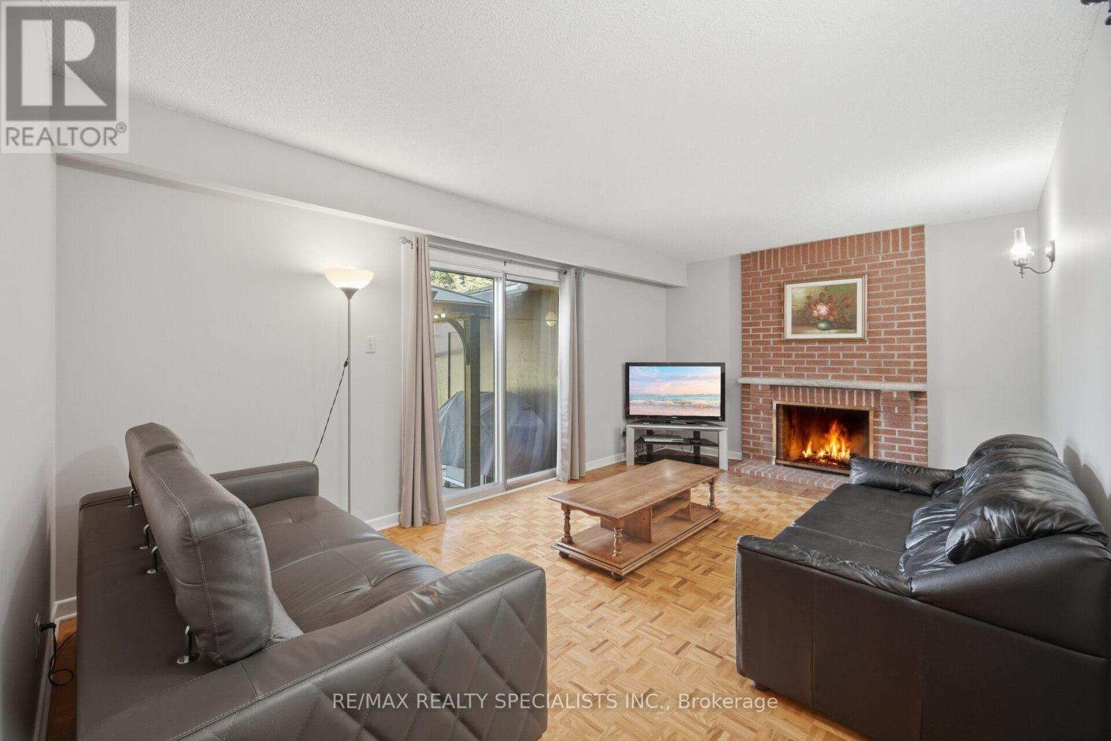 18 JILL CRESCENT - 15