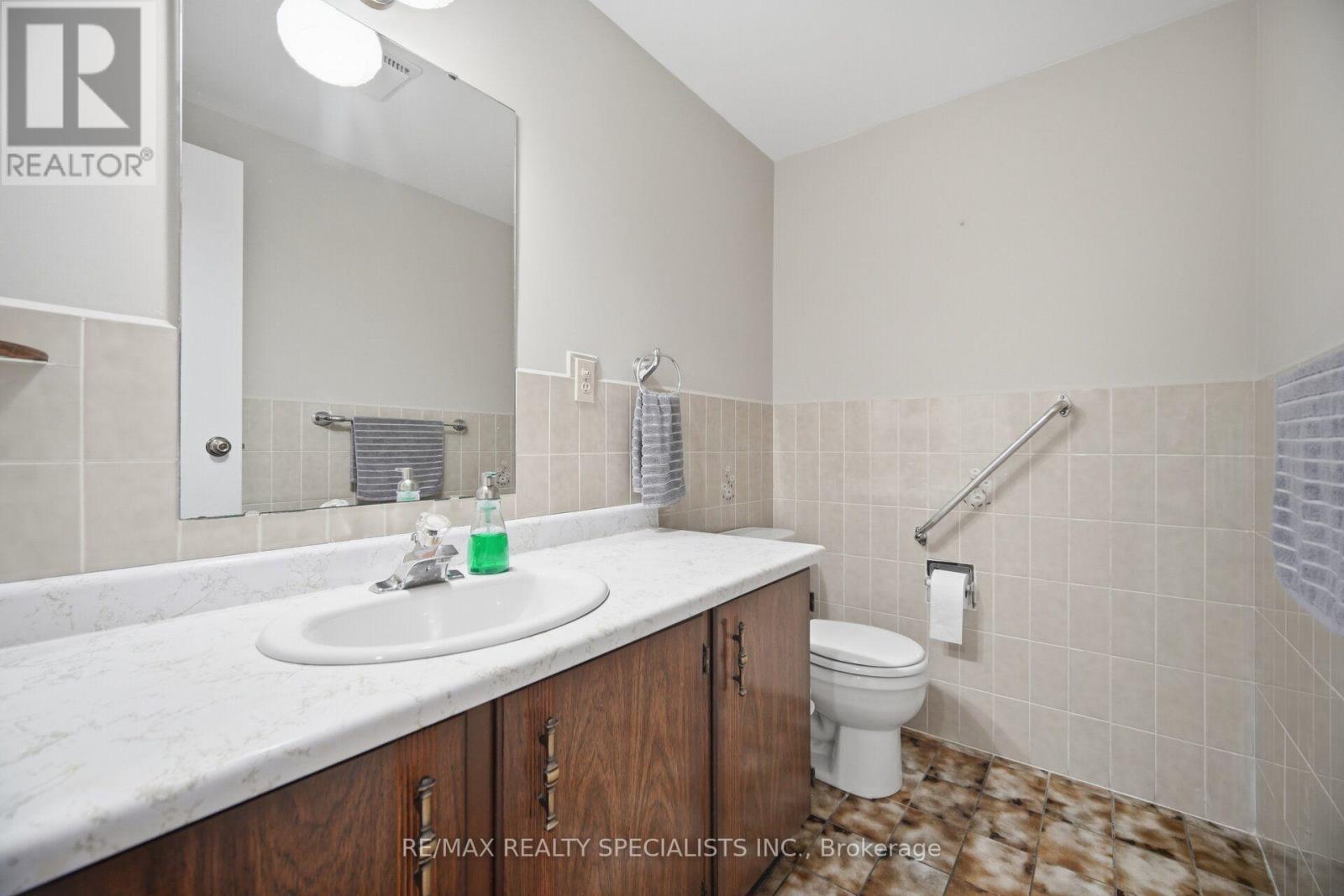 18 JILL CRESCENT - 18