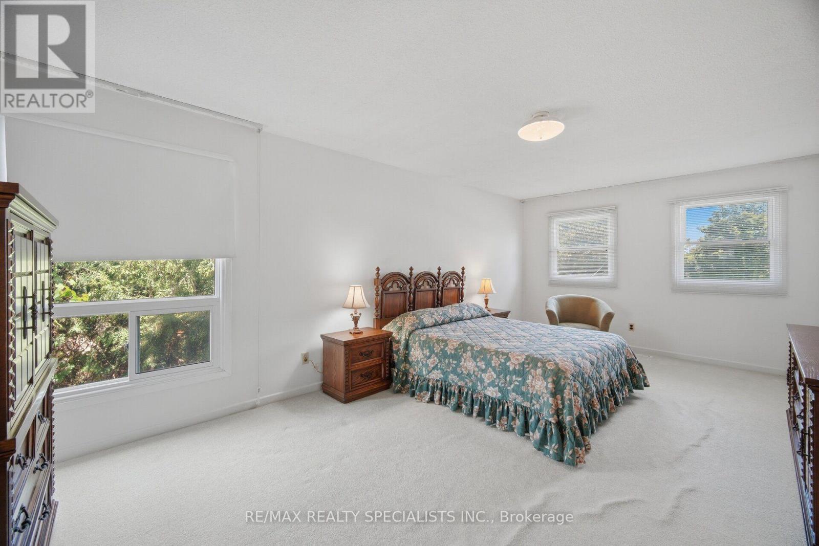 18 JILL CRESCENT - 20