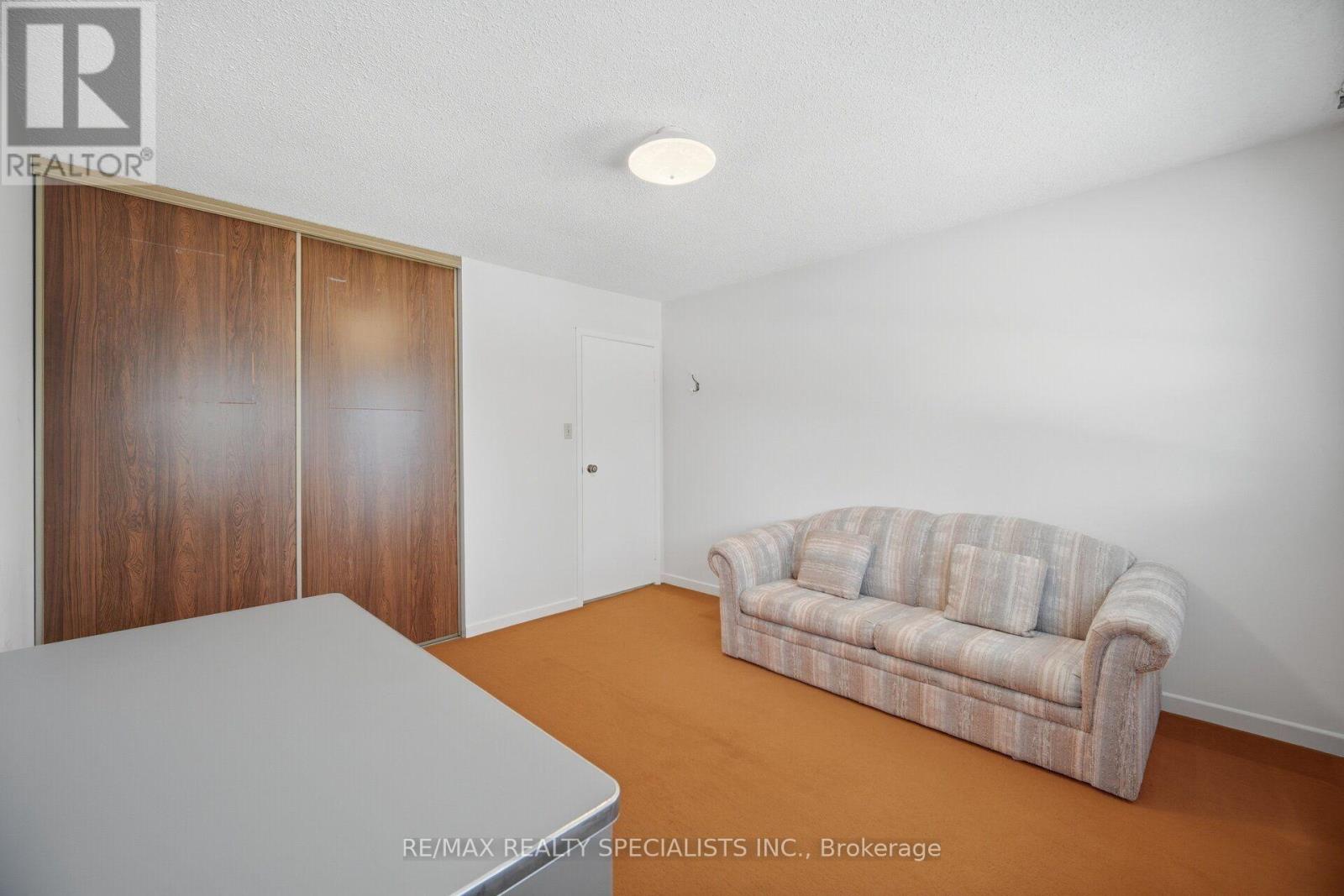 18 JILL CRESCENT - 27