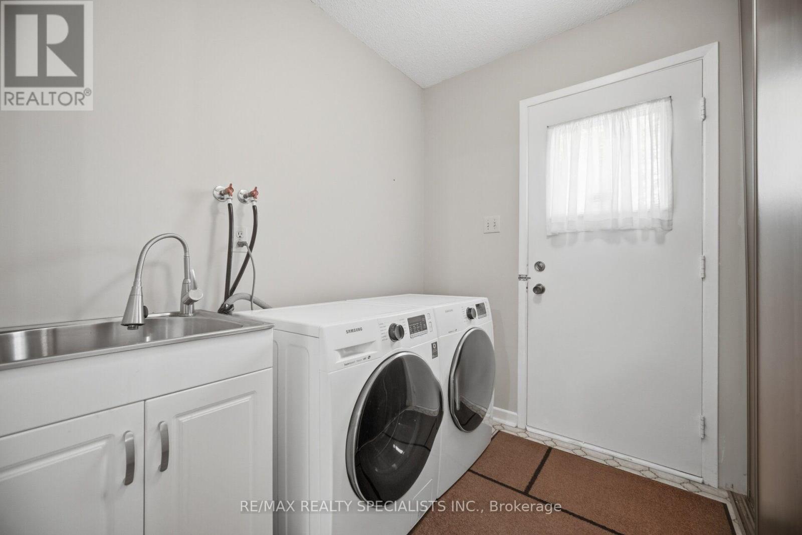 18 JILL CRESCENT - 38