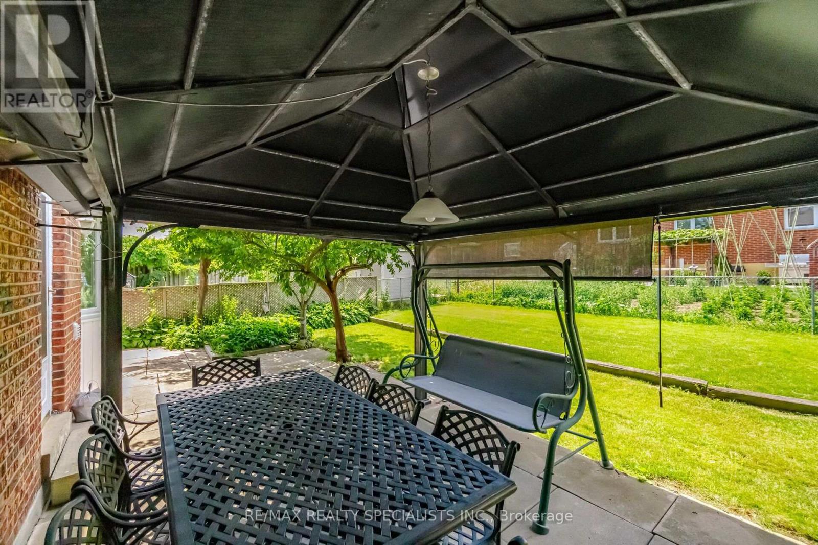 18 JILL CRESCENT - 39