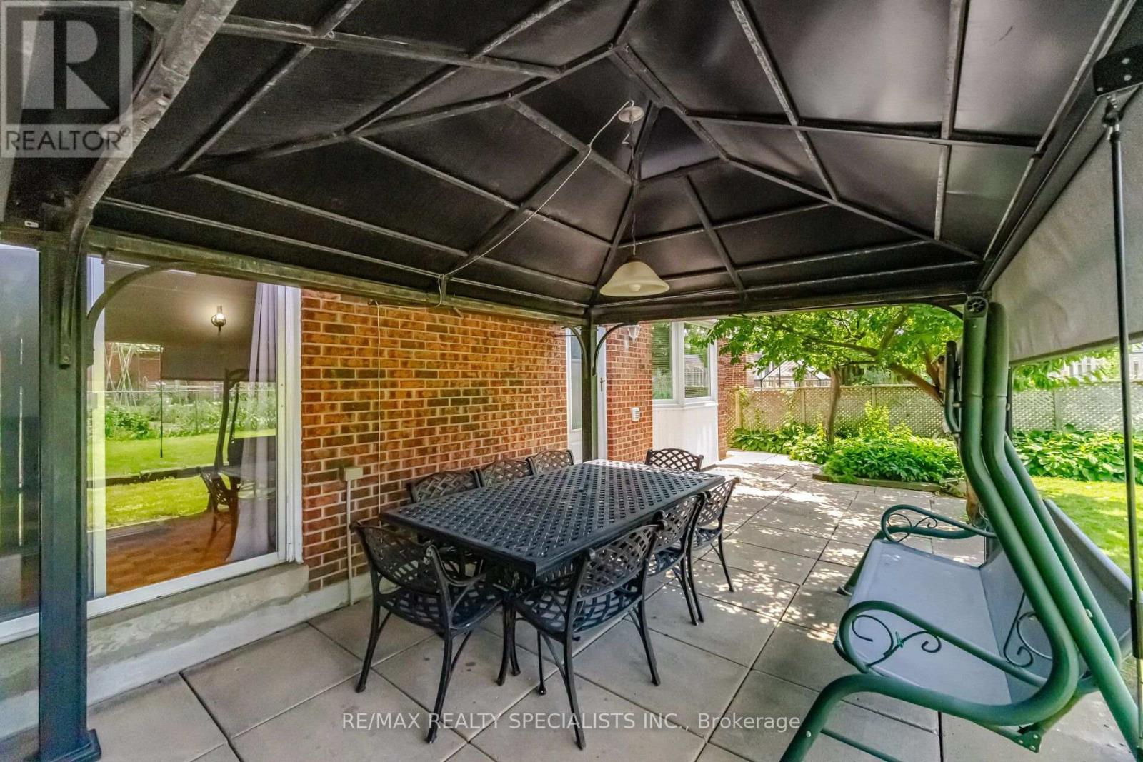18 JILL CRESCENT - 40