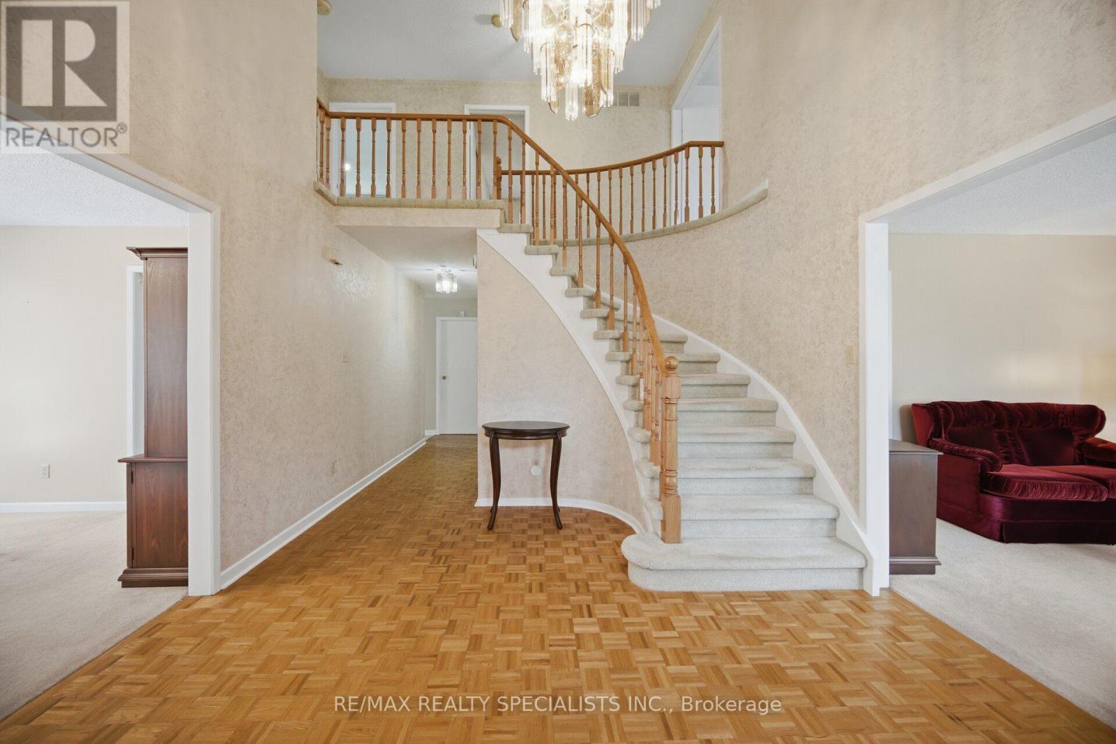 18 JILL CRESCENT - 6